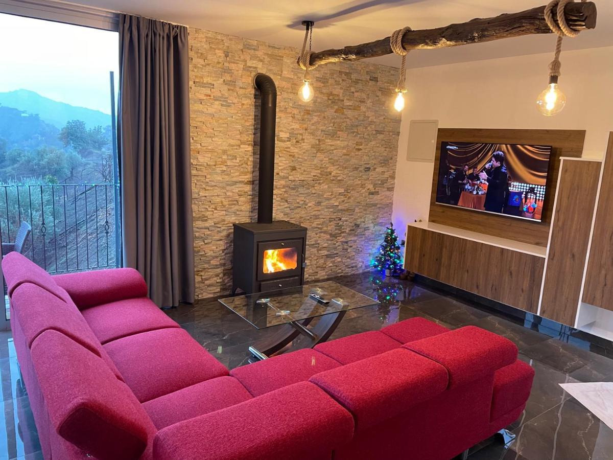 Chalet Sofros Valley Hills *